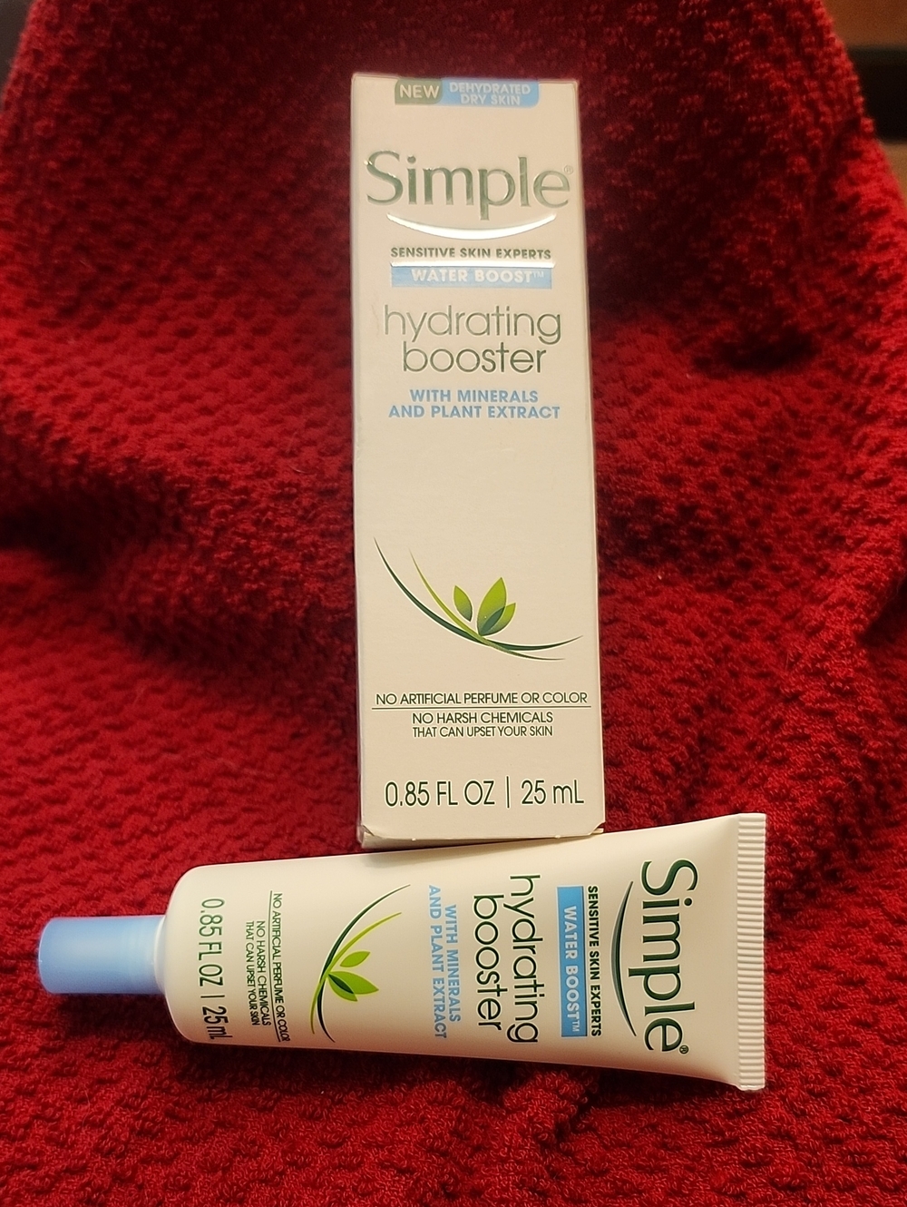 Brand new Simple Hydrating Booster Moisturizer - White & Light Blue